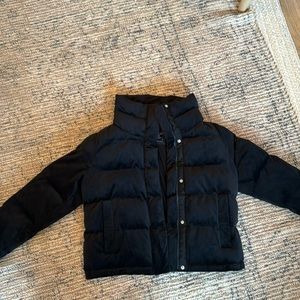 Black cropped velvet puffer